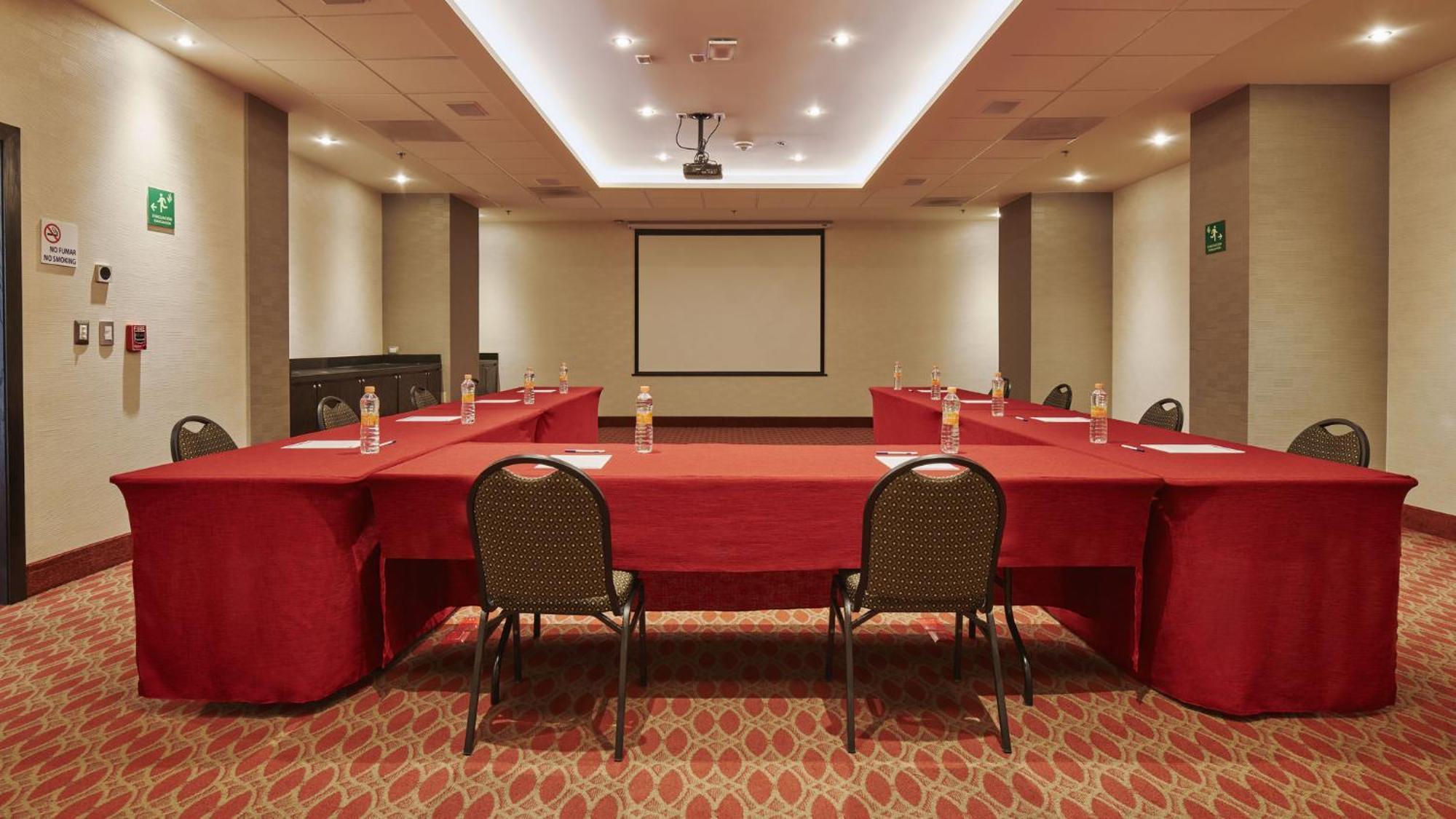 Holiday Inn Express & Suites Chihuahua Juventud By Ihg Bagian luar foto