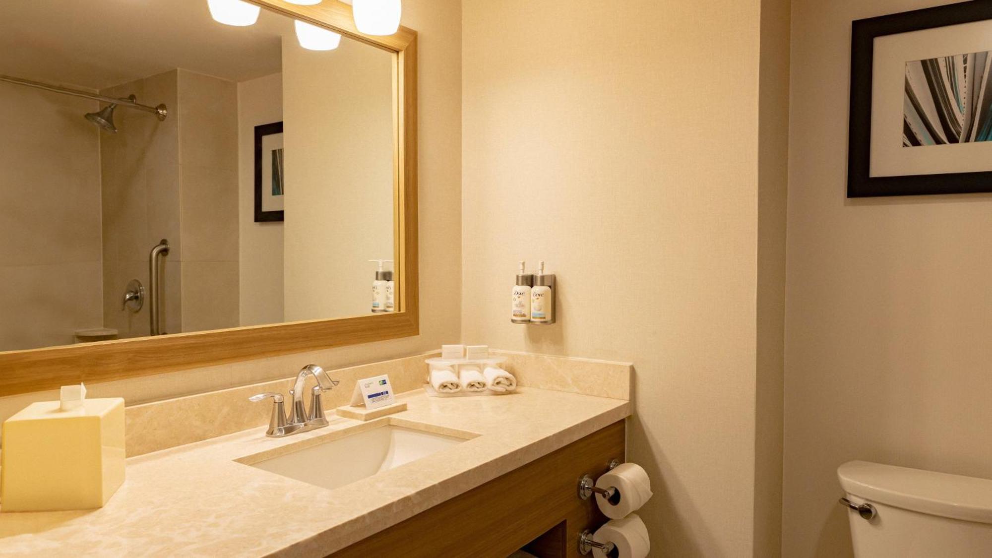 Holiday Inn Express & Suites Chihuahua Juventud By Ihg Bagian luar foto