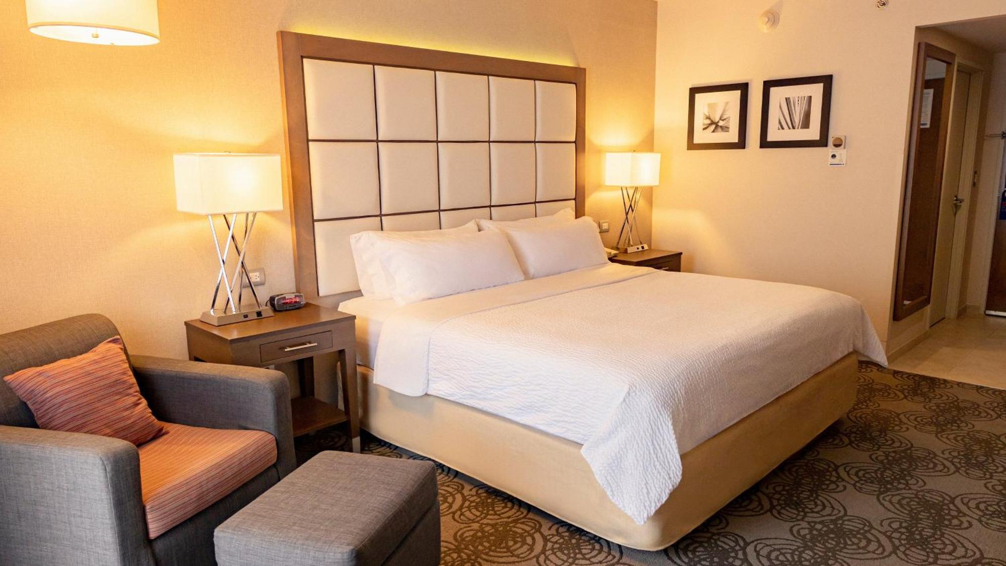 Holiday Inn Express & Suites Chihuahua Juventud By Ihg Bagian luar foto
