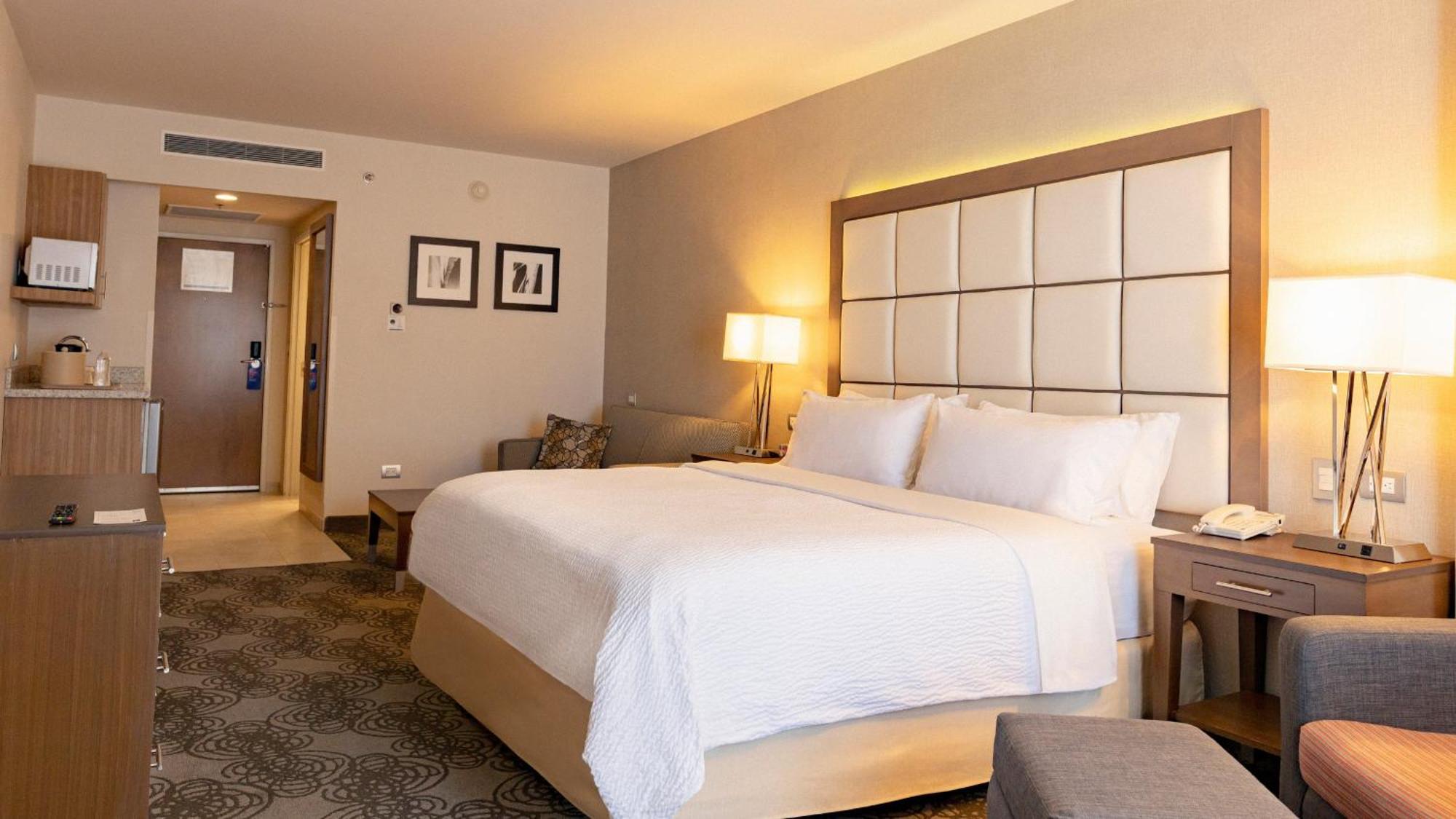 Holiday Inn Express & Suites Chihuahua Juventud By Ihg Bagian luar foto