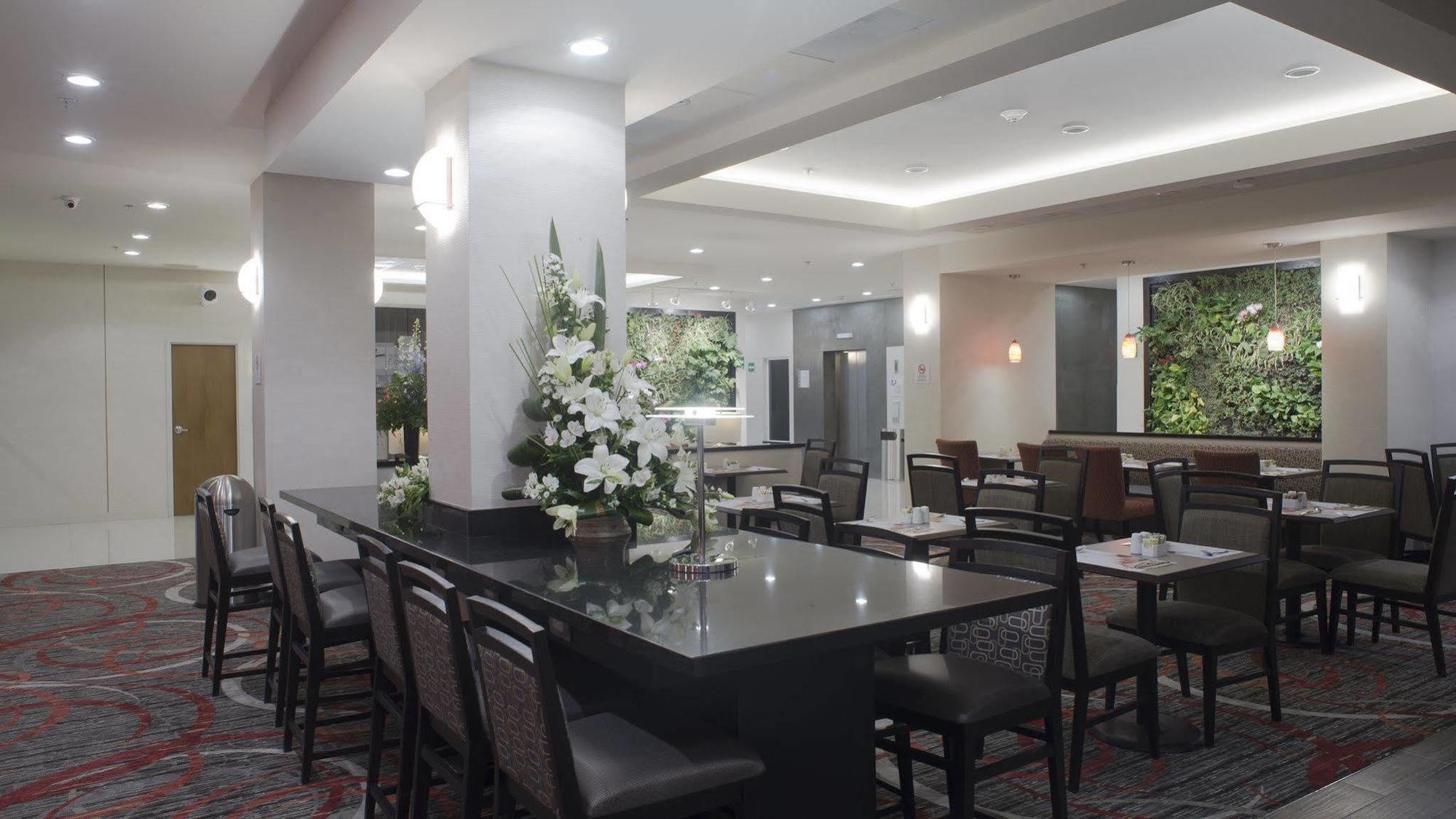 Holiday Inn Express & Suites Chihuahua Juventud By Ihg Bagian luar foto