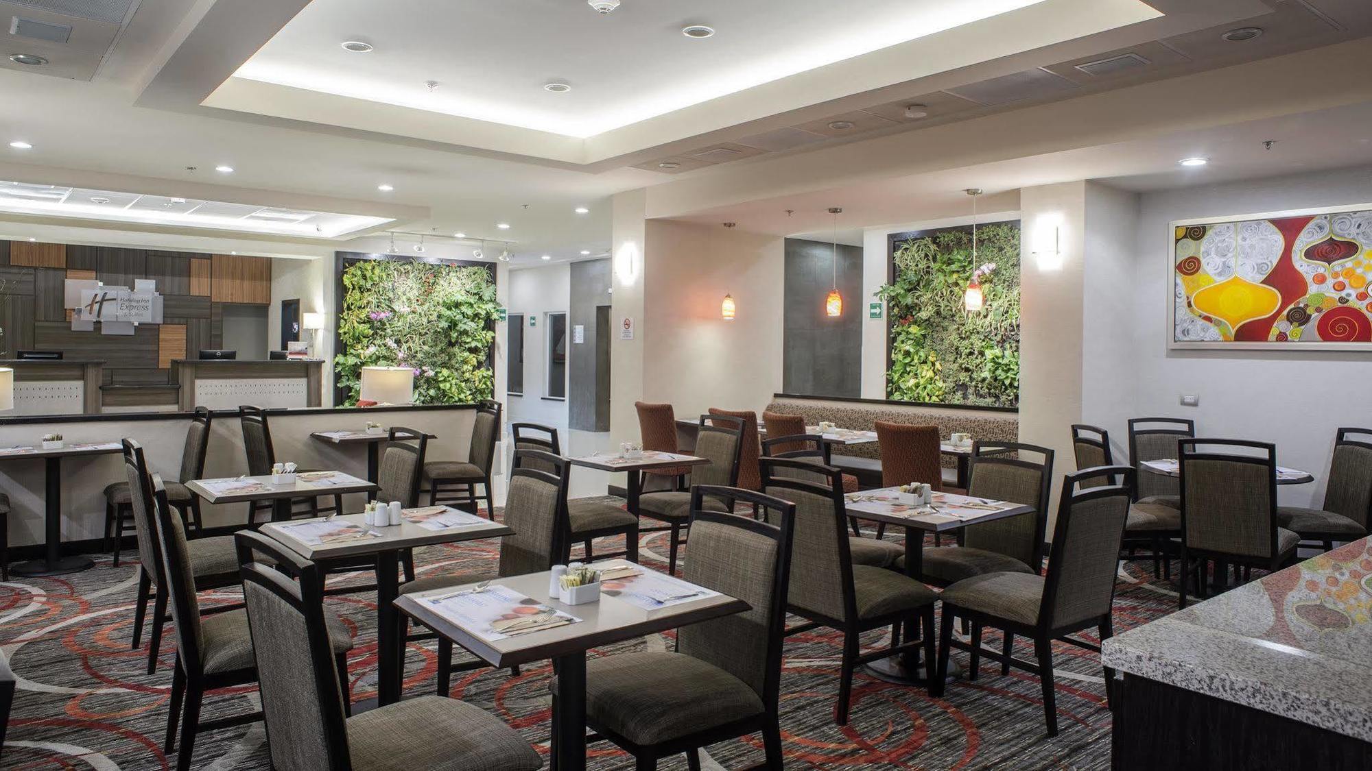 Holiday Inn Express & Suites Chihuahua Juventud By Ihg Bagian luar foto